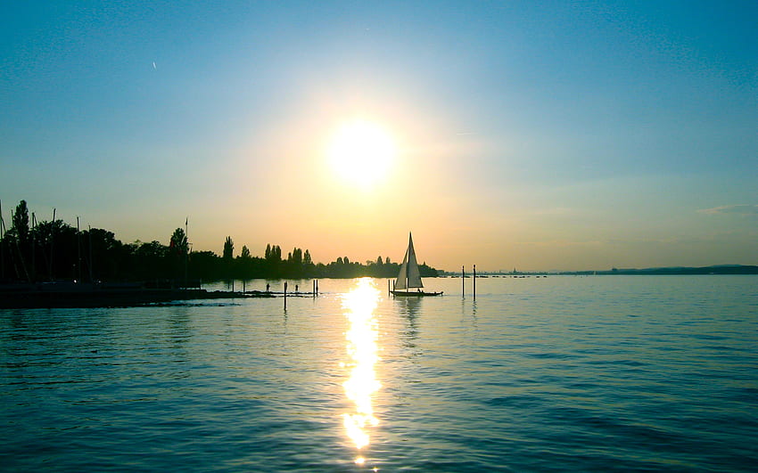 Sunset and the Sailboat, colori, molo, bello, barca a vela, laghi, riflessione, natura, cielo, chiaro, tramonto Sfondo HD