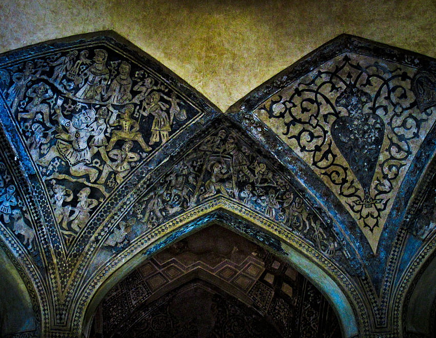 アーキテクチャ イランの歴史的なシラーズの天井 高画質の壁紙