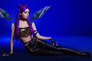 Twitch streamer Vylerria cosplays viral Samsung Girl with perfect