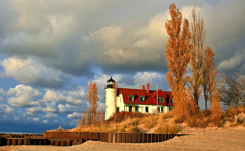 Leuchtturm im Herbst, Strand, Herbst, Leuchtturm, Meer HD-Hintergrundbild
