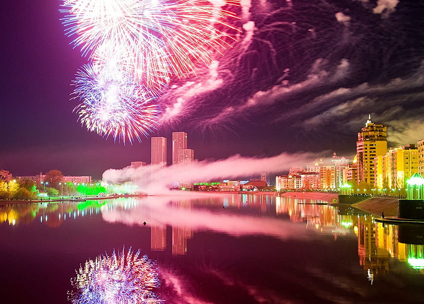 Fuegos artificiales Kazajstán Astana río noche Ciudades Casas fondo de pantalla