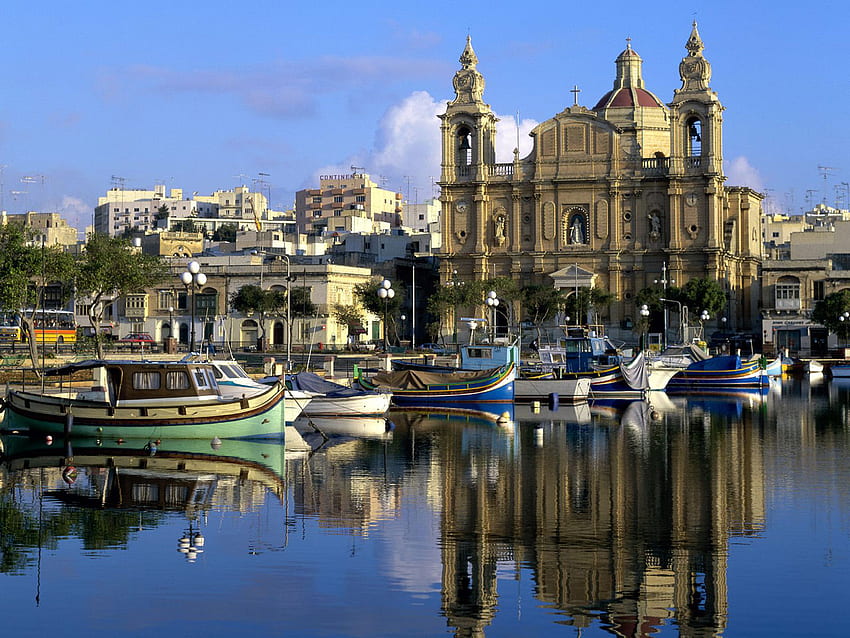 Malta portside, morze, odbicie, piękny, łodzie, budynek, domy, woda, ładny Tapeta HD