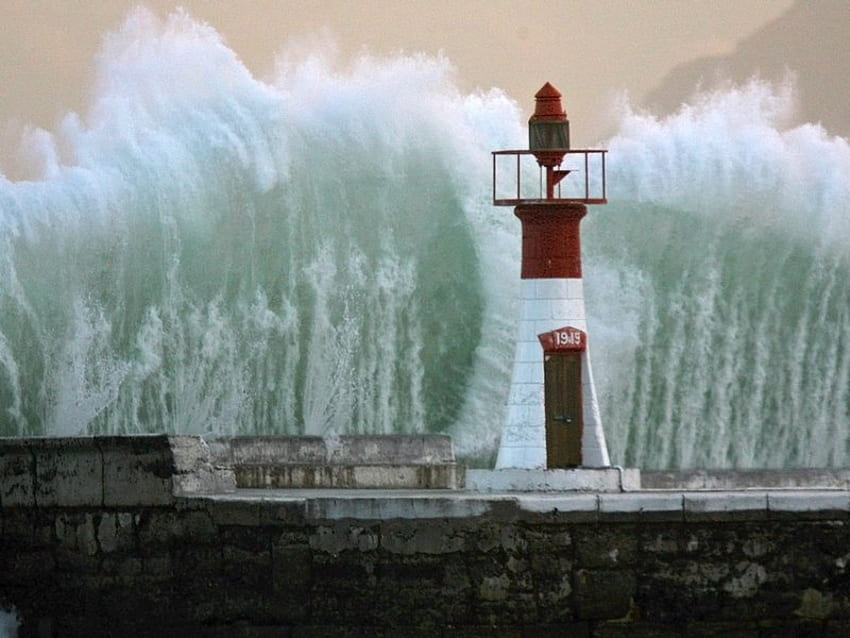 Massive Wave, Kalk Bay Breakwater Light, Cidade do Cabo, África do Sul, África, farol, oceano, onda papel de parede HD