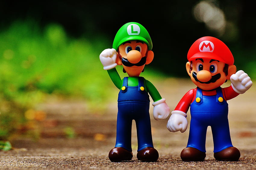 Macro graphy of Mario and Luigi Plastic Toy · Stock HD wallpaper