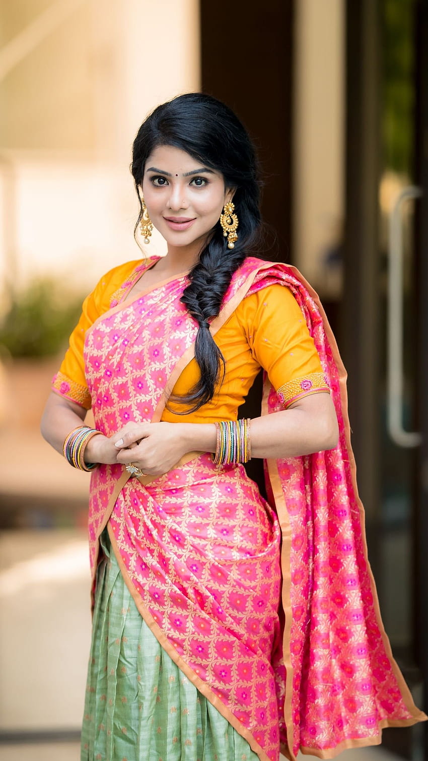 Pavitra Lakshmi, Saree Beauty, tamilische Schauspielerin HD-Handy-Hintergrundbild