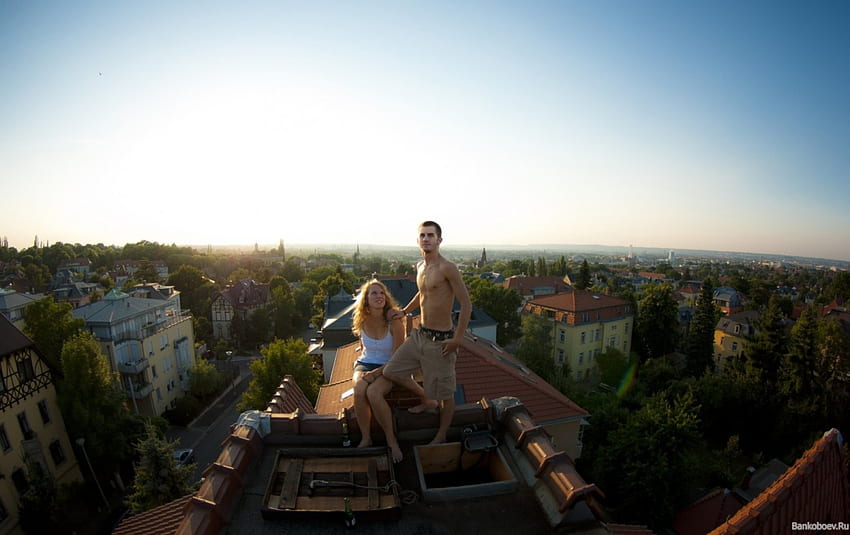 Rooftop Lovers, happy, lovers, love, rooftop HD wallpaper