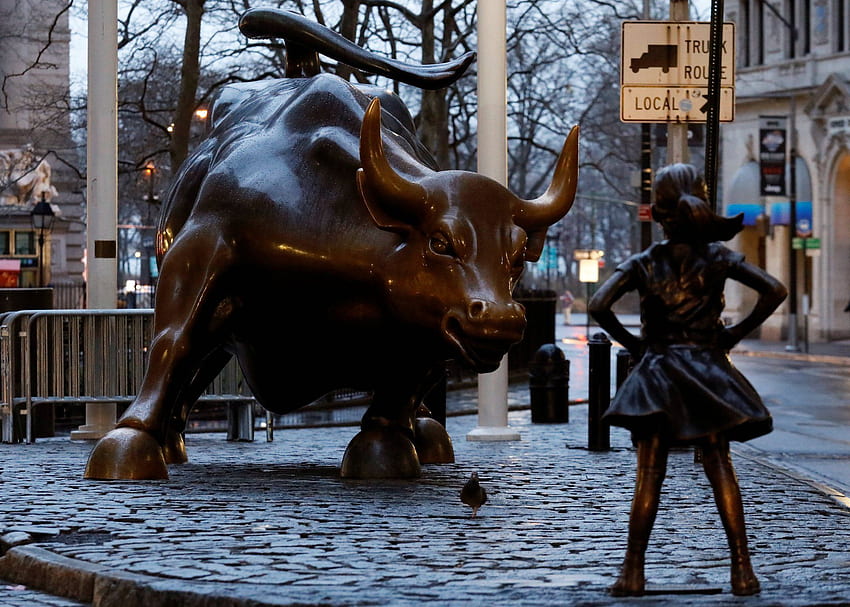 A $2.5 trillion asset manager just put a statue of a defiant girl in front of the Wall Street bull. Fearless girl statue, Charging bull, Statue HD wallpaper