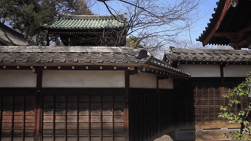 Teja de techo de entrada en el templo de Aizenin en Nerima de archivo, teja de techo japonesa fondo de pantalla