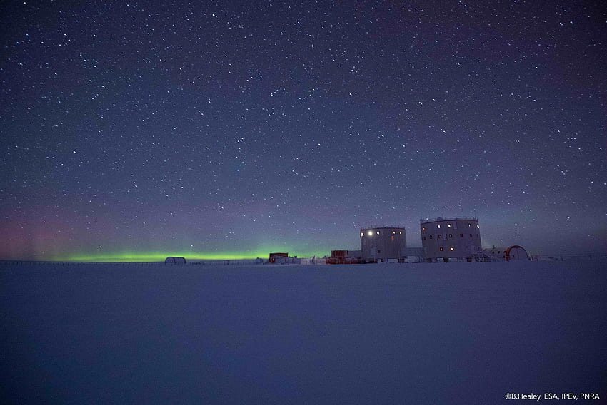 nature landscape night lights stars concordia research station antarctica snow cold building science technology aurora borealis aurorae HD wallpaper