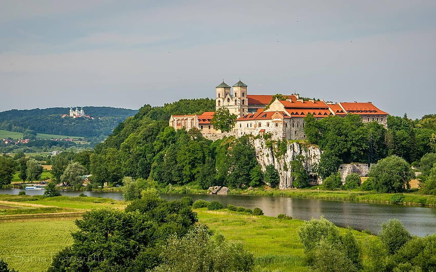 Tyniec修道院、クラクフ、ポーランド、川、ヴィスワ、修道院、クラクフ、ポーランド 高画質の壁紙