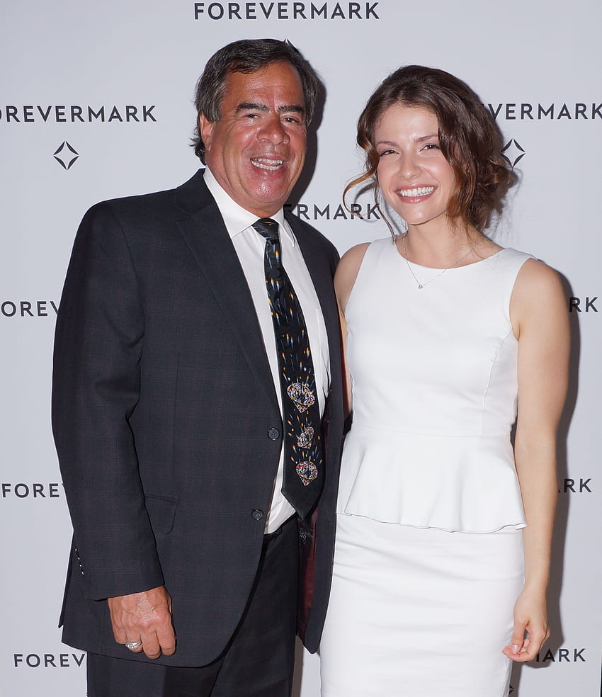 Day's Jewelers owner Jeff Corey stands with Paige Spara, star of Forevemark's Center of My Universe TV and Movie Theater Campaign. Forevermark, Universe tv, Paige HD phone wallpaper