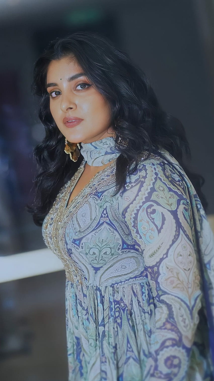 Nivetha Thomas, atriz malaiala Papel de parede de celular HD