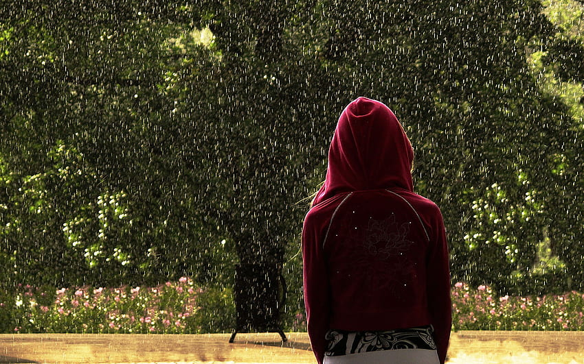 Espalda humana mujer joven Rain Gardens encapuchado, Chica encapuchada fondo de pantalla
