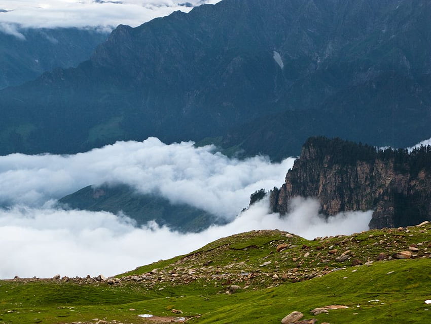 Mountain Landscape With Green Grass Meadows Scenic Camping Himalayas Peaks  Alpine From The Trail Of Sar Pass Trek Himalayan Region Of Kasol Himachal  Pradesh India Stock Photo - Download Image Now - iStock