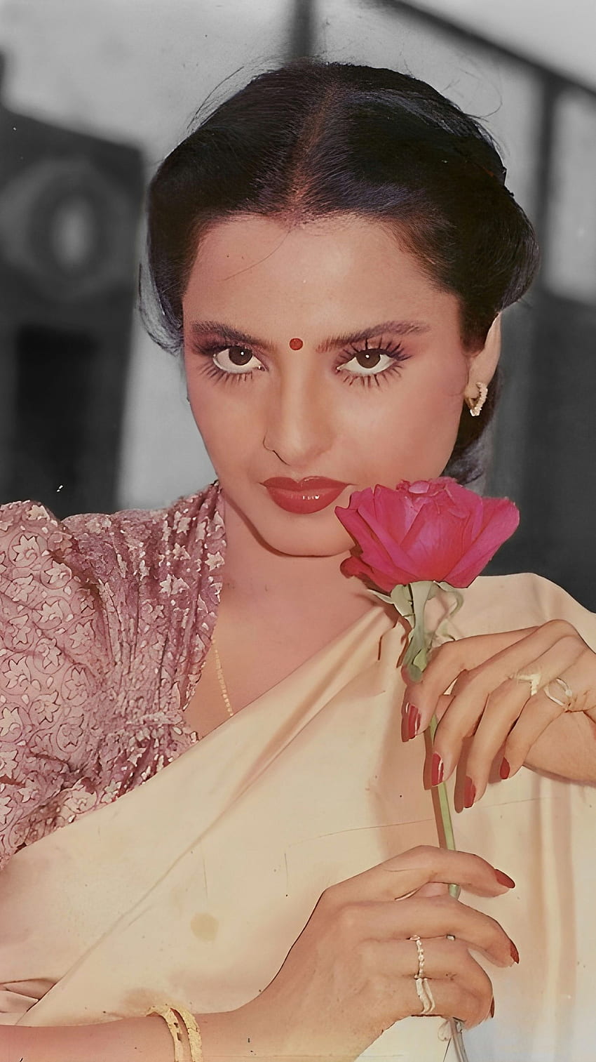 Rekha, actriz de bollywood, rosa, vintage fondo de pantalla del teléfono