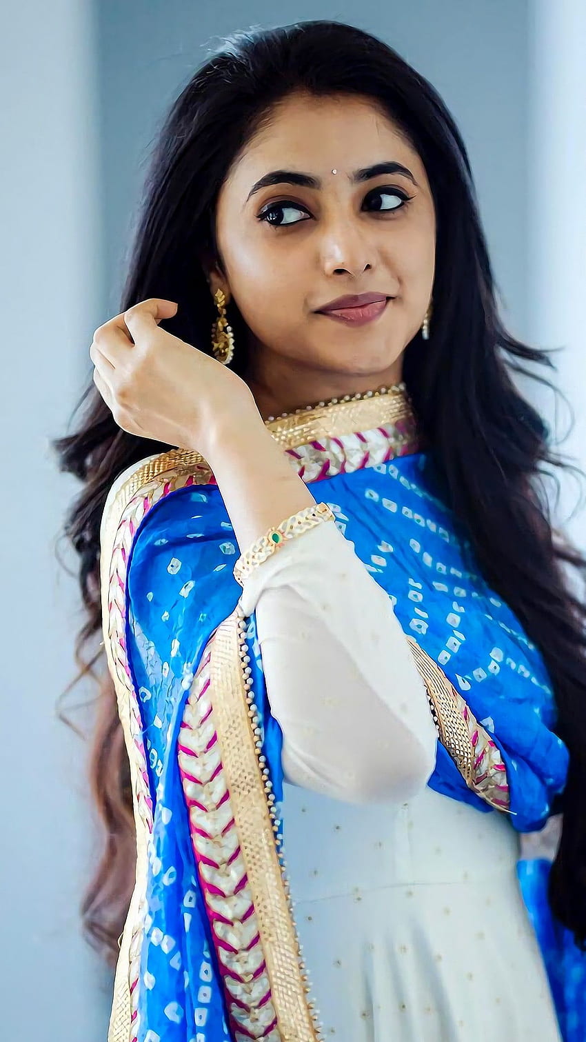 Priyanka mohan, actriz telugu fondo de pantalla del teléfono