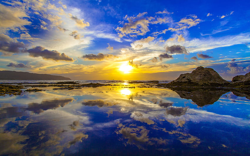 Golden reflection, blue, golden, graphy, beach, Hawaii, reflection, yellow, , clouds, nature, Oahus, sky, , water, sun, sunset, beauty HD wallpaper