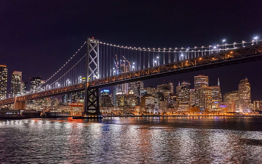 Crociera notturna a San Francisco Vista del San Francisco Oakland Bay Bridge e della luminosa città di San. San Francisco di notte, città di San Francisco, San Sfondo HD