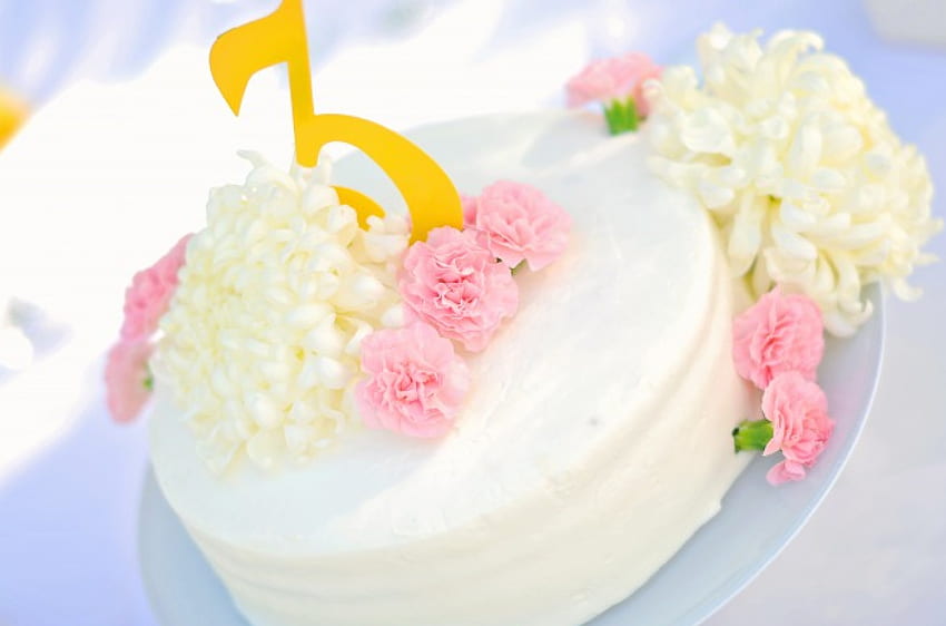 Sono innamorato dei fiori, bianco, intrattenimento, delizioso, anniversario, speciale, torta, rosa, moda, amore, giallo, natale, compleanno, tre, per sempre, evento Sfondo HD