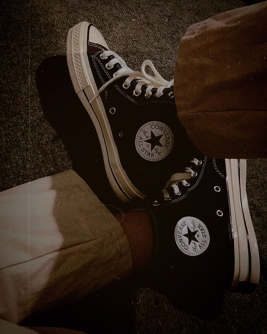 Sepatu Converse: Cùng điểm qua những mẫu giày đình đám của thương hiệu Converse. Với thiết kế đặc trưng và sự đa dạng về màu sắc, từ truyền thống đến hiện đại, chắc chắn sẽ có một đôi giày Converse phù hợp với phong cách của bạn. Nhấn vào ảnh và khám phá ngay thôi!