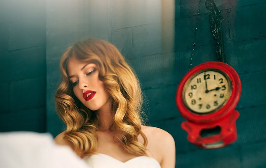 Pretty face, model, blond, face, clock, woman HD wallpaper