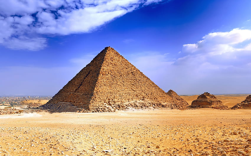 Grande Piramide di Giza, deserto, sabbie, cielo blu, punti di riferimento egiziani, Complesso piramidale di Giza, Giza, Africa, Egitto, Piramide di Giza, Altopiano di Giza, Grande Cairo Sfondo HD