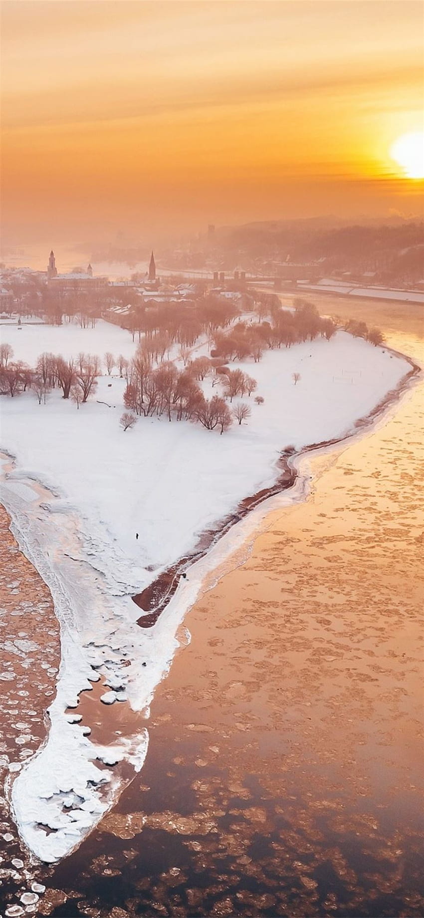 카우나스 강 도시 겨울 눈 햇빛 아이폰 11 HD 전화 배경 화면