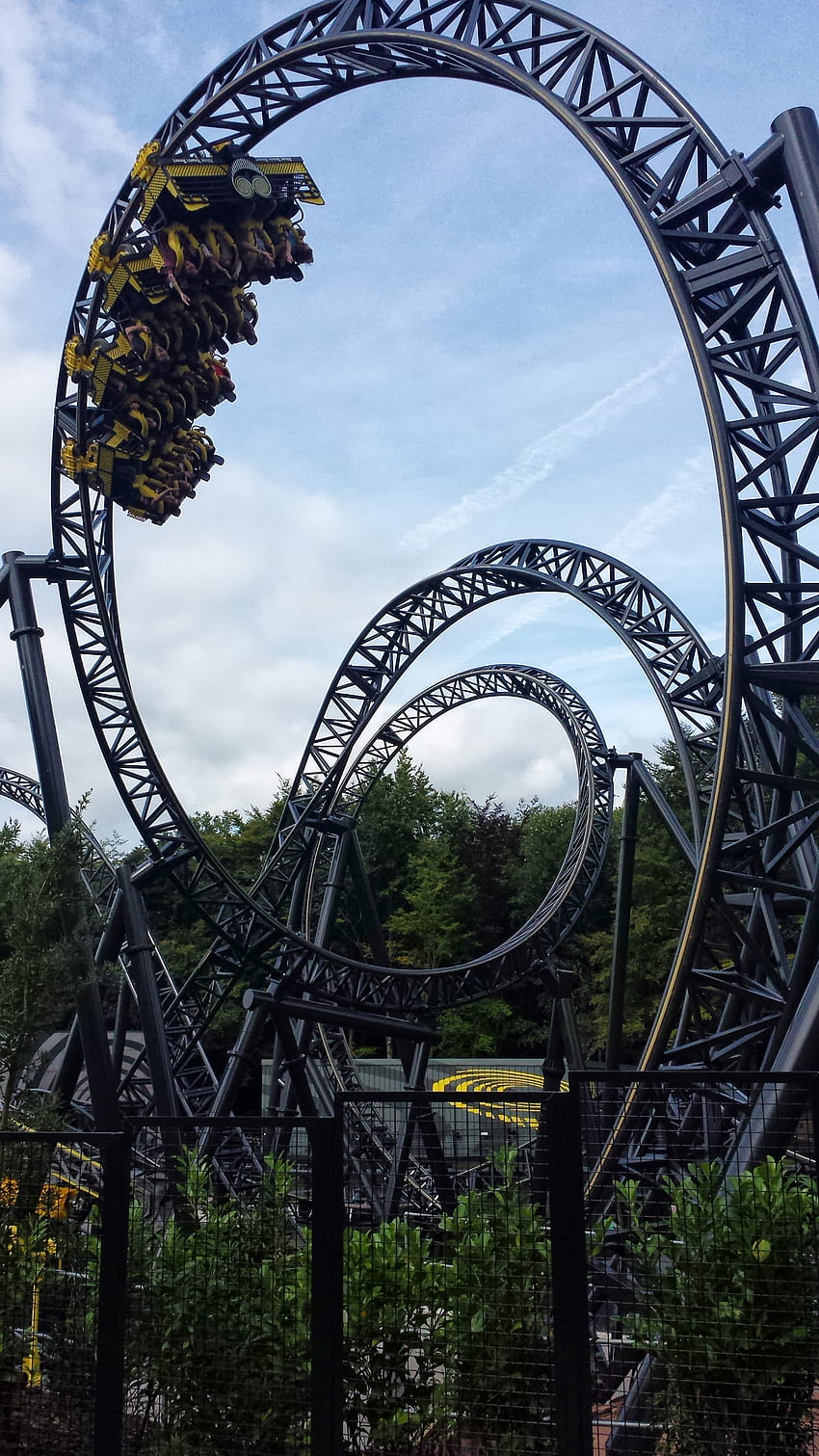 A few thoughts on The Smiler at Alton Towers HD phone wallpaper