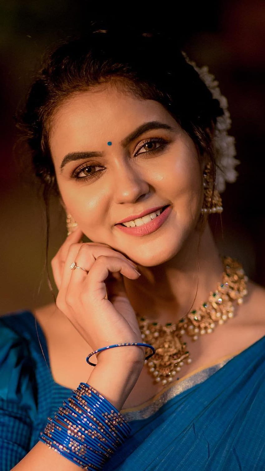 Chaitra Reddy, saree lover, beauty HD phone wallpaper