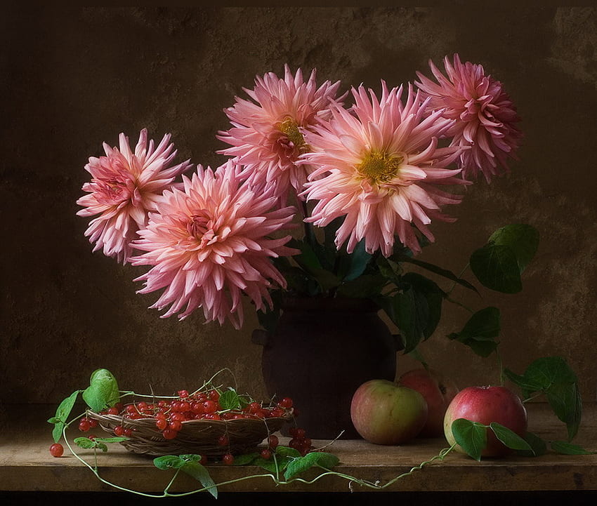 Stillleben Schönheit, Rosa, Efeu, Äpfel, Weinrebe, Beeren, Blumen, Topf HD-Hintergrundbild
