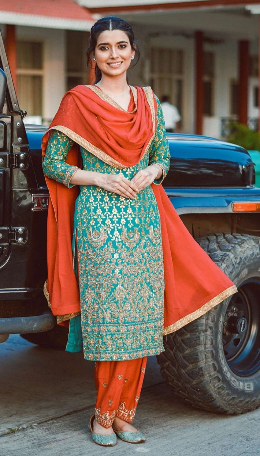 Nimrat Khaira🧡💛 | Punjabi suits designer boutique, Pakistani fashion  party wear, Punjabi outfits
