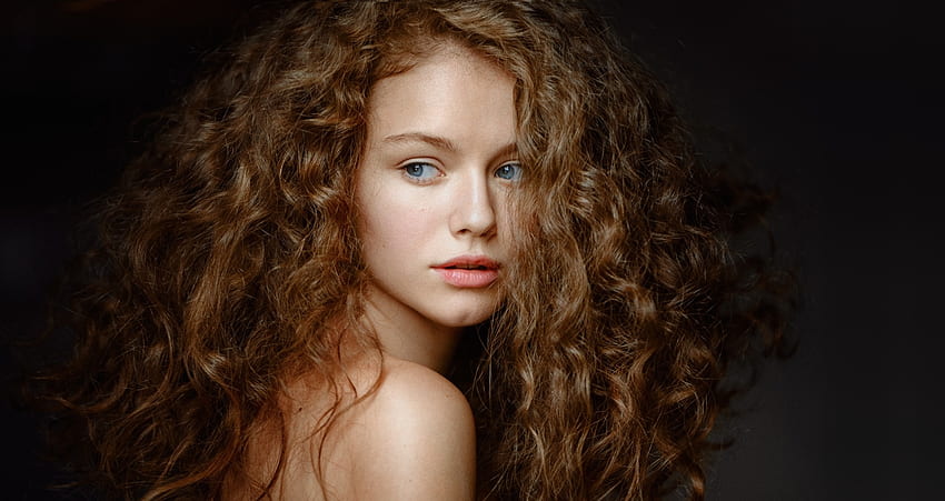 Girl model, pretty, curly hair HD wallpaper