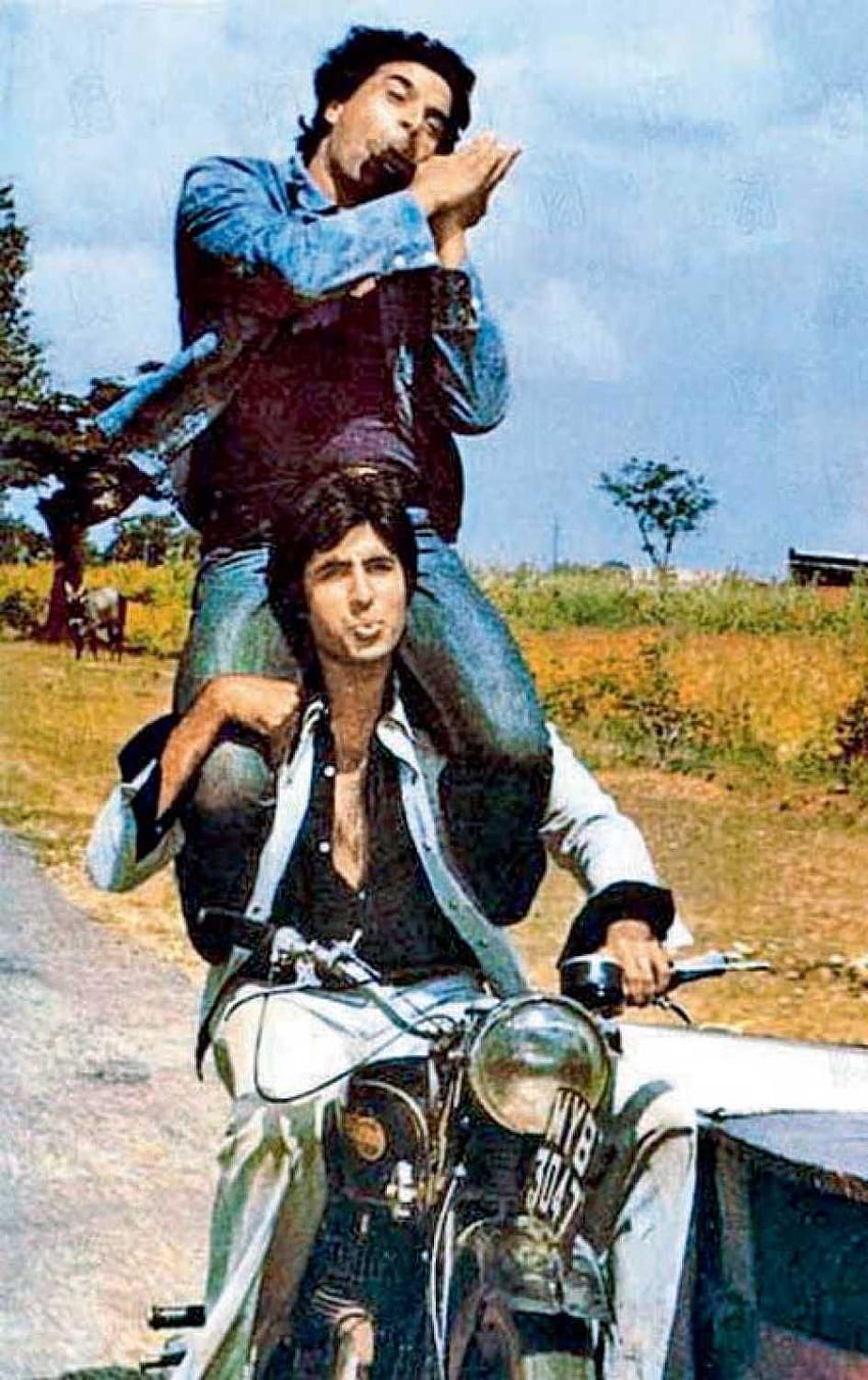 Dharmendra y Amitabh Bachchan en Sholay. bollywood vintage fondo de pantalla del teléfono