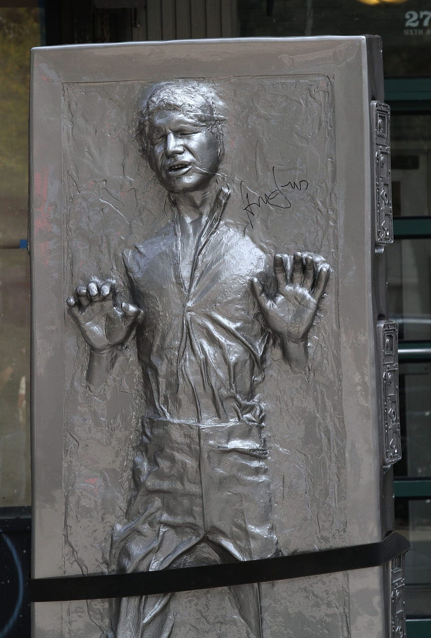 Harrison Ford Menandatangani Patung Han Solo Ukuran Hidup Di Carbonite wallpaper ponsel HD