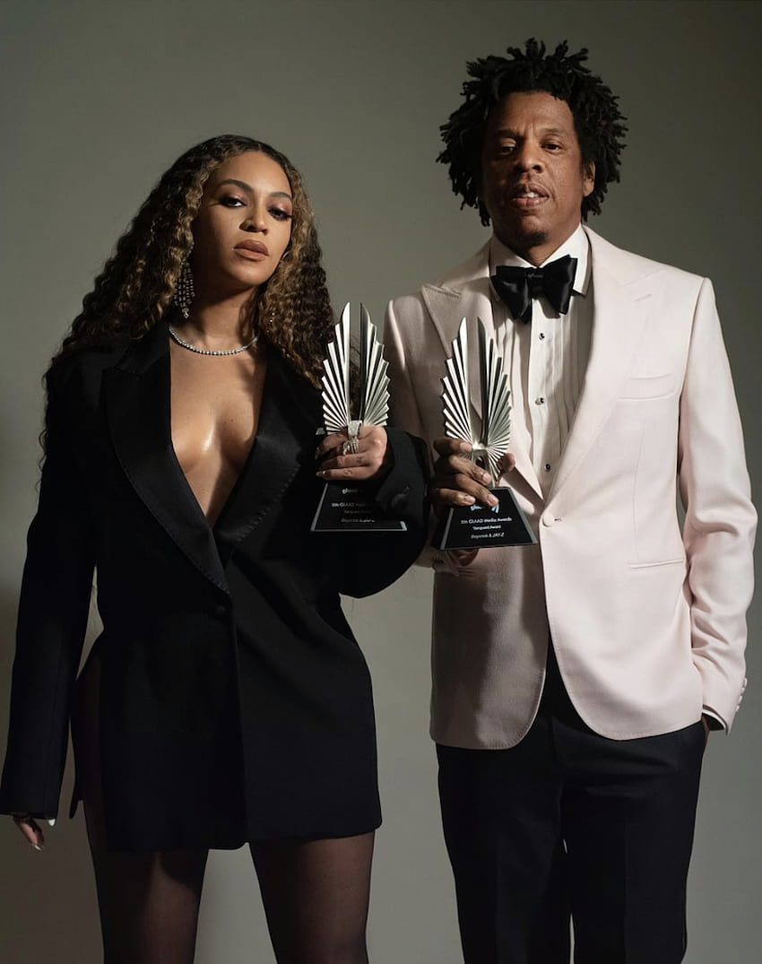 Beyoncé and Jay Z posing with their GLAAD award, Beyonce and Jay-Z HD phone wallpaper