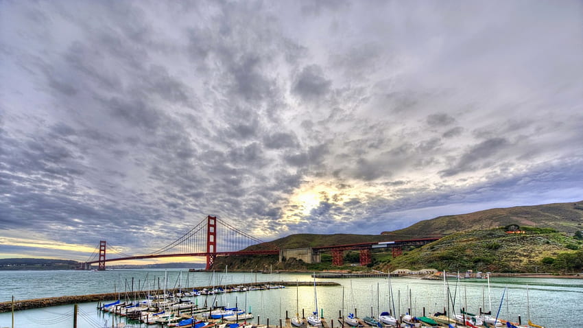 jembatan gerbang emas di atas marina r, perahu, teluk, awan, jembatan, marina, r Wallpaper HD