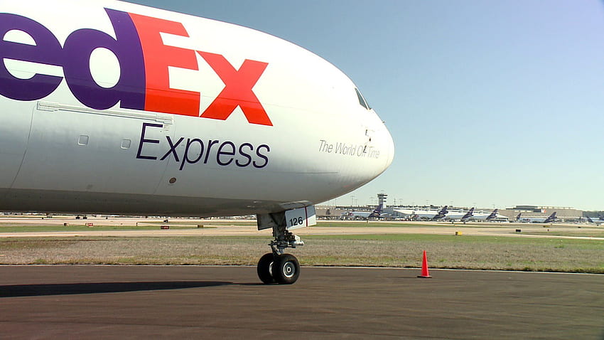 Piloci FedEx odwołani ze służby po niejednoznacznych wynikach testu na COVID 19 Tapeta HD