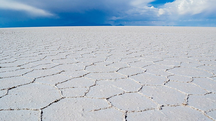 Uyuni Salt Flats , Bolivia HD wallpaper