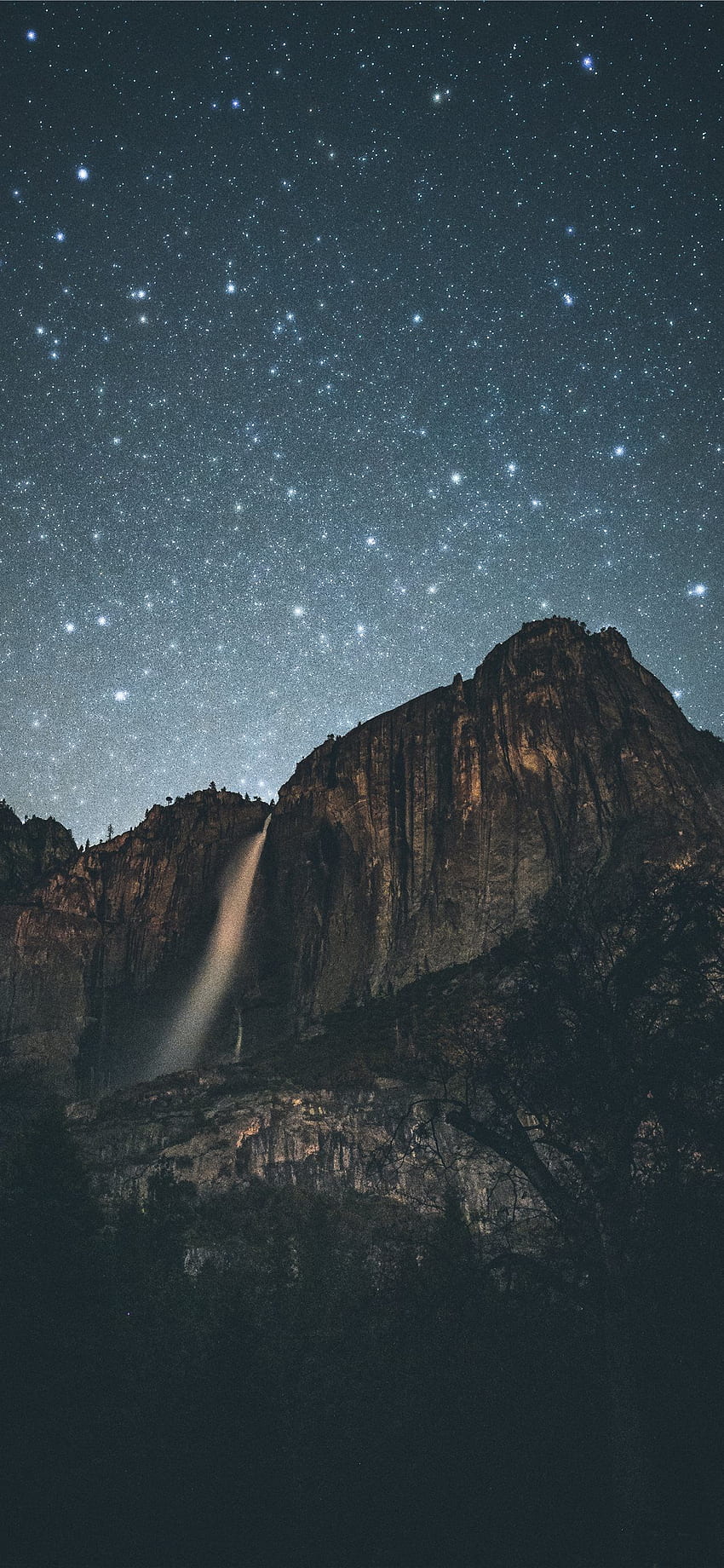 montanhas cinzentas à noite iPhone X Papel de parede de celular HD