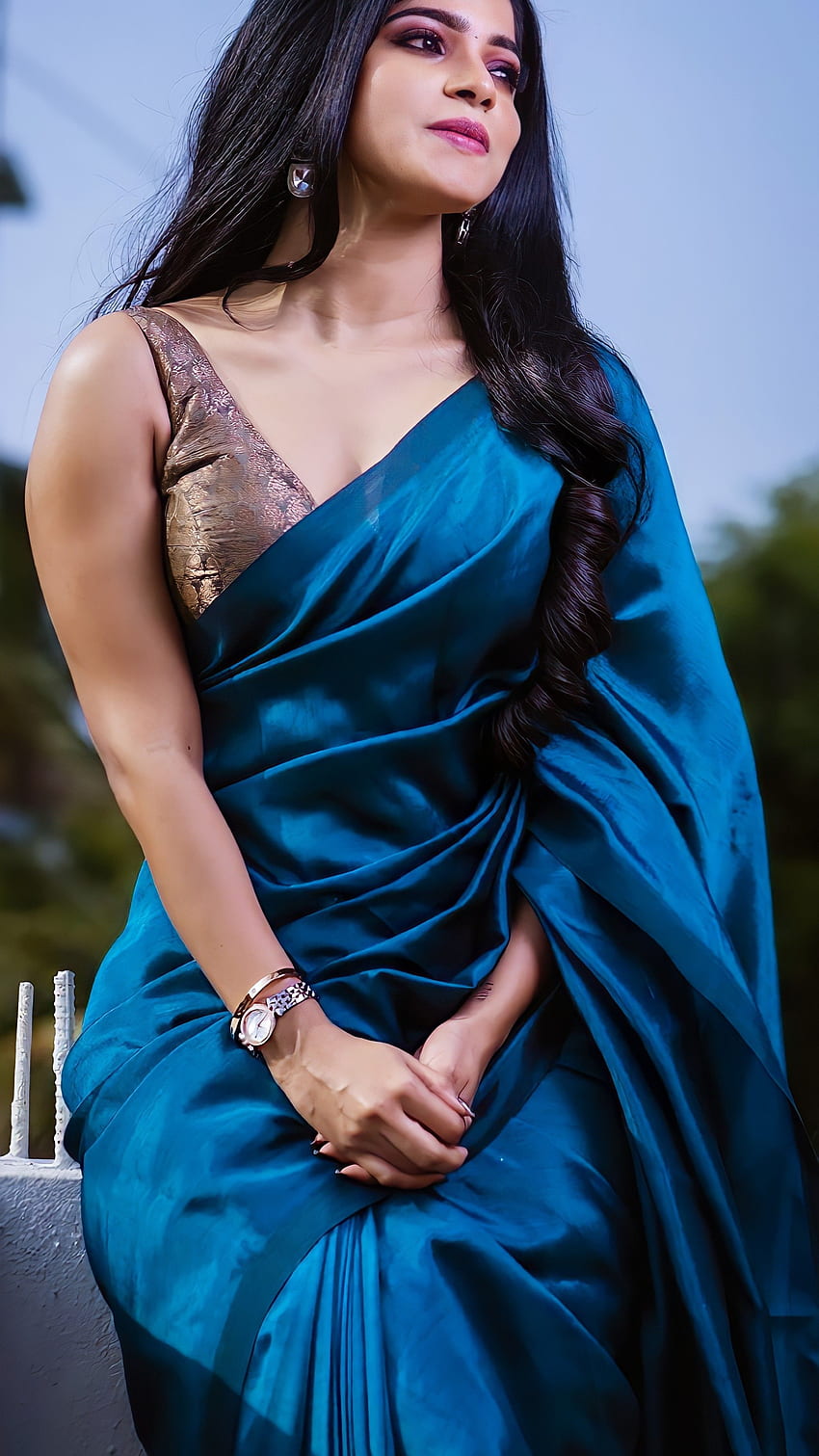Divya Bharti, tamilska aktorka, piękna sari Tapeta na telefon HD
