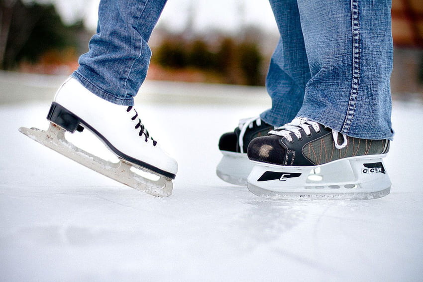 Figure Skating - Ice Rink Skates HD wallpaper