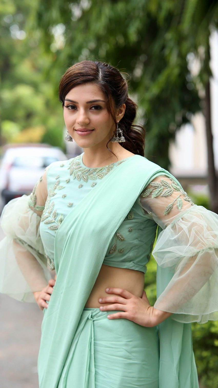 Mehreen Pirzada, aktorka telugu, miłośniczka sari Tapeta na telefon HD