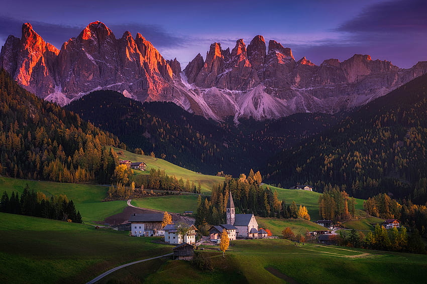 Village in the Italian Alps . Background HD wallpaper