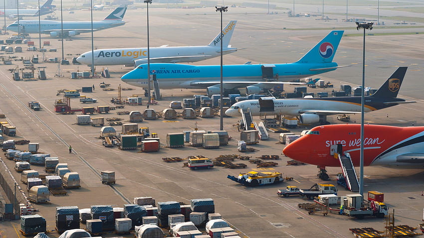Ładunki lotnicze w Hongkongu spadły o 6,1% w 2019 r. - Twoja globalna sieć logistyczna, lotnisko międzynarodowe w Hongkongu Tapeta HD