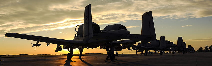 Fairchild A 10 Thunderbolt II, Sonnenuntergang, Militärflugzeug, Flugzeug, zwei Monitore, mehrere Displays / und mobiler Hintergrund, militärischer Doppelschirm HD-Hintergrundbild