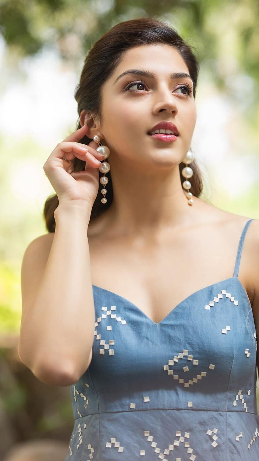 Mehreen Kaur Pirzada, telugu aktorka, modelka Tapeta na telefon HD