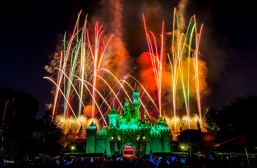 : Un nouveau pass Halloween est maintenant disponible à Walt Disney World et à Disneyland Resort - WDW News Today, Disney Castle Fireworks Fond d'écran HD