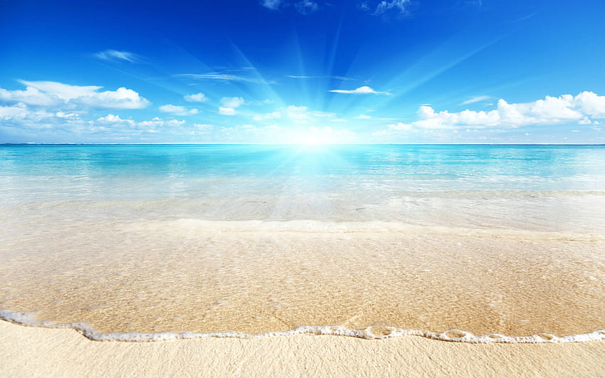 Bella spiaggia luminosa, luminosa giornata di sole Sfondo HD