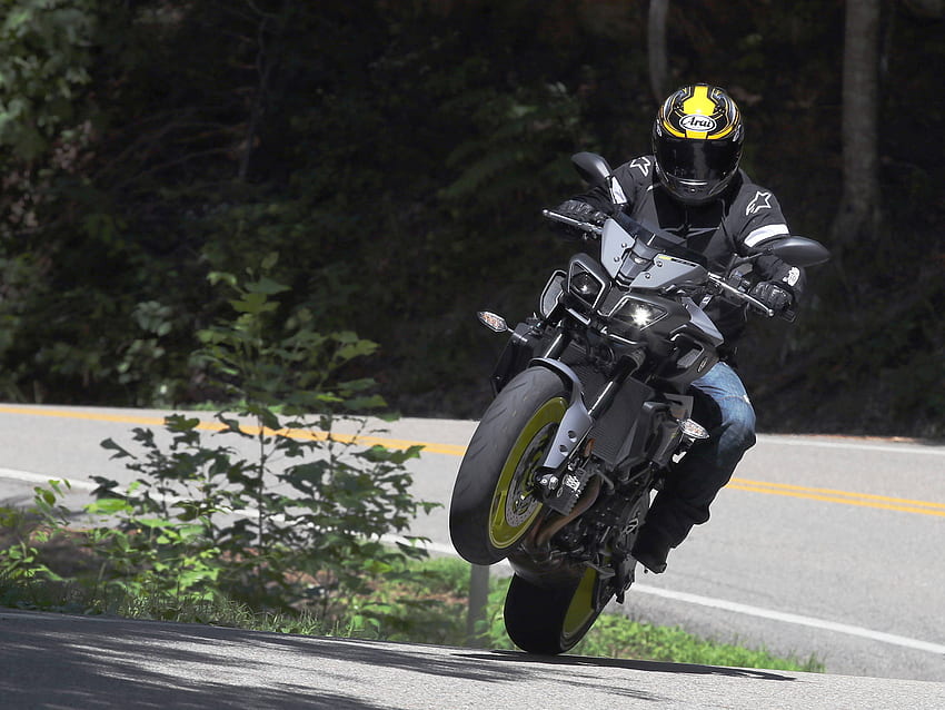 Yamaha FZ 10: MD First Ride Motorrad-News, Leitartikel, Produktbewertungen und Fahrradbewertungen HD-Hintergrundbild