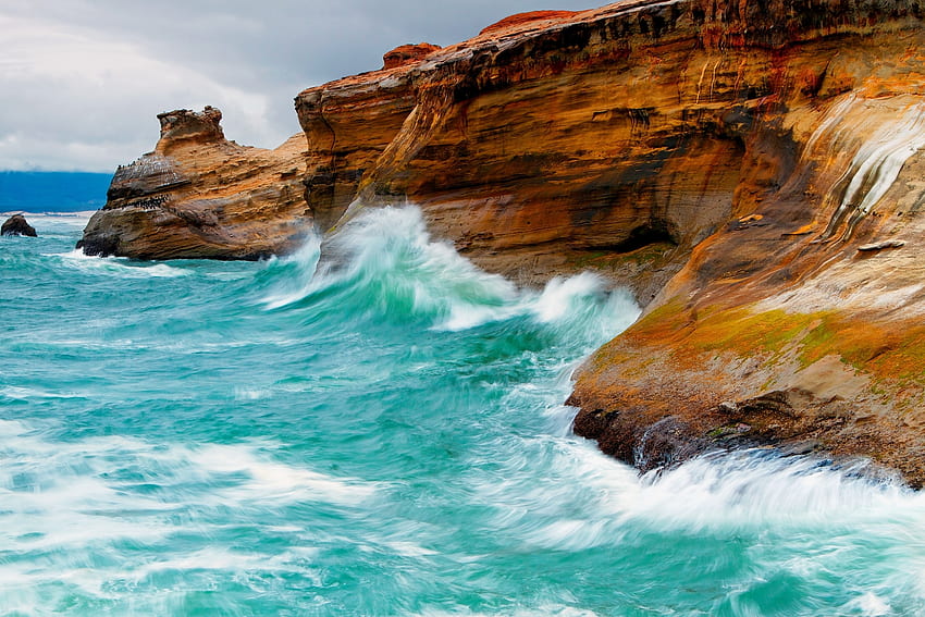 Природа, вълни, скали, бряг, бряг, ярка, синя вода HD тапет